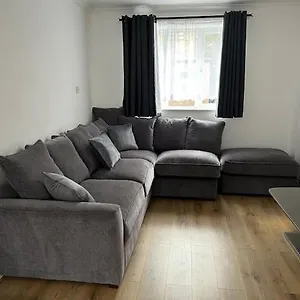 A Luxurious 3 Bed-terrance House Holiday home London