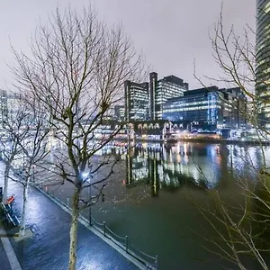 Canary Wharf - Luxury Apartment London